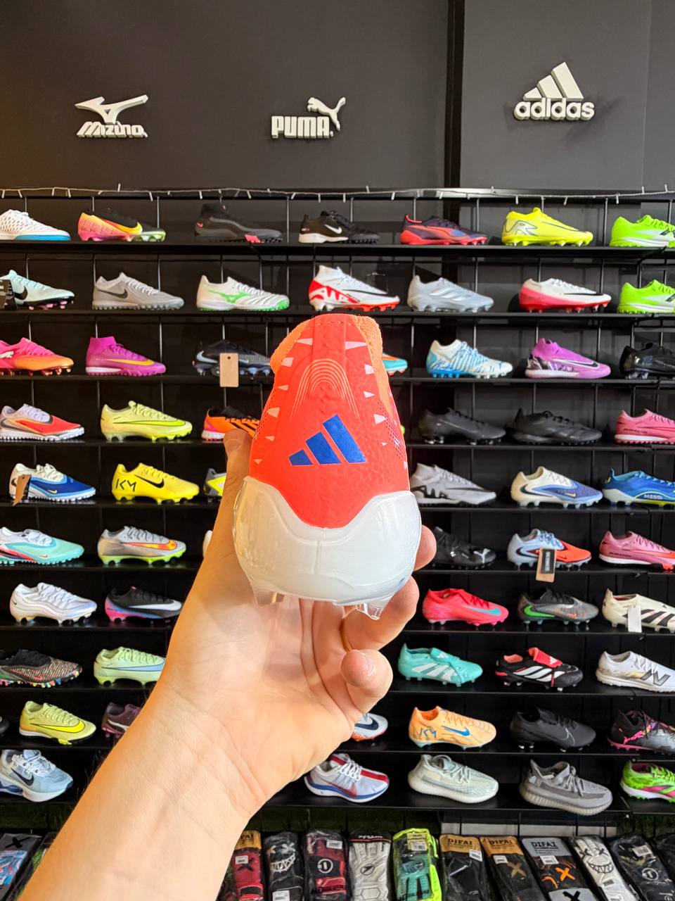 ADIDAS PREDATOR FG + BRINDES (PRONTA ENTREGA)