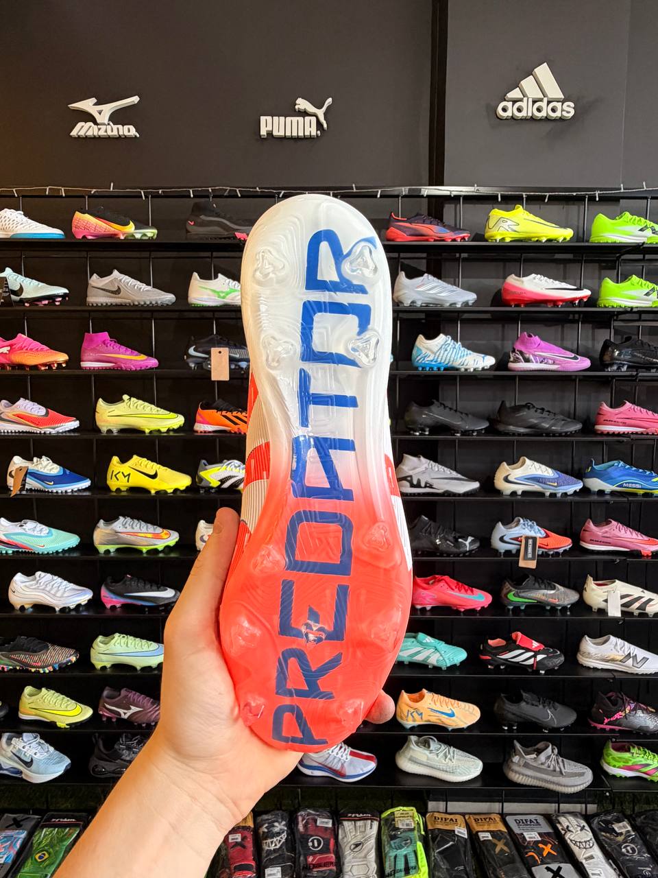 ADIDAS PREDATOR FG + BRINDES (PRONTA ENTREGA)