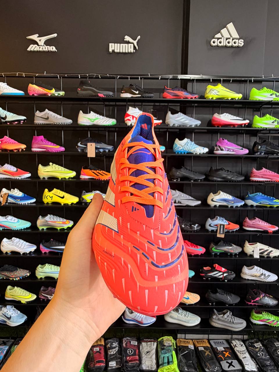 ADIDAS PREDATOR FG + BRINDES (PRONTA ENTREGA)