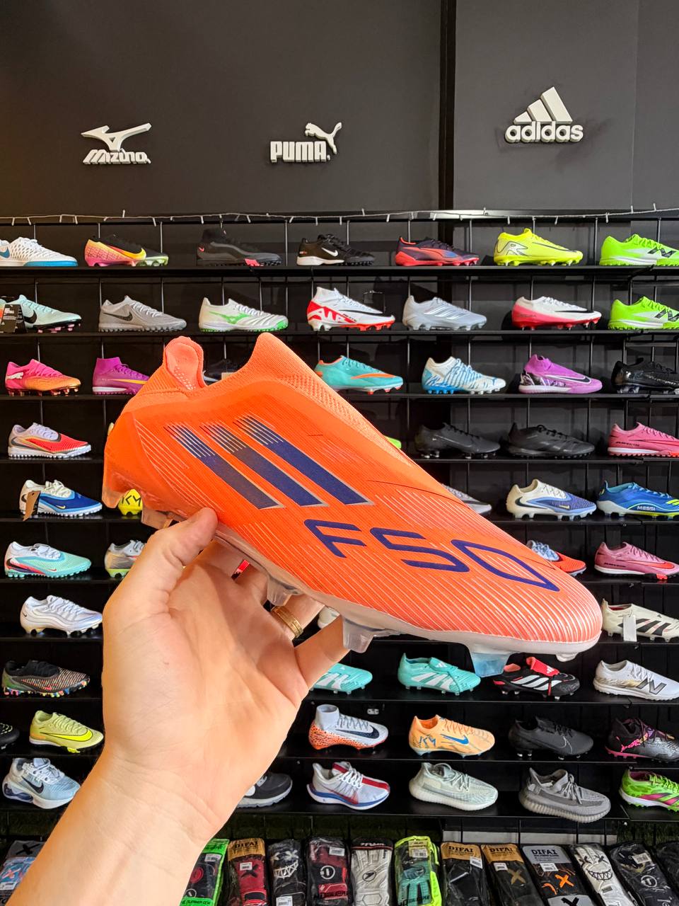 ADIDAS F50 FG + BRINDES (PRONTA ENTREGA)