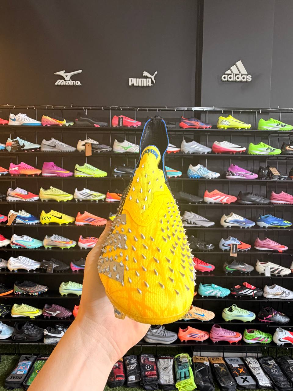 ADIDAS PREDATOR FREAK (FG) PRONTA ENTREGA)