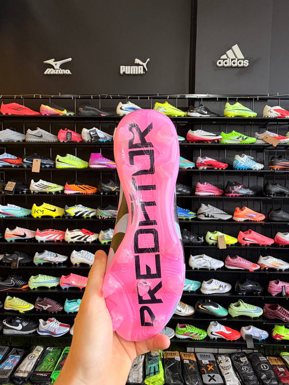 ADIDAS PREDATOR FG + BRINDES (PRONTA ENTREGA)