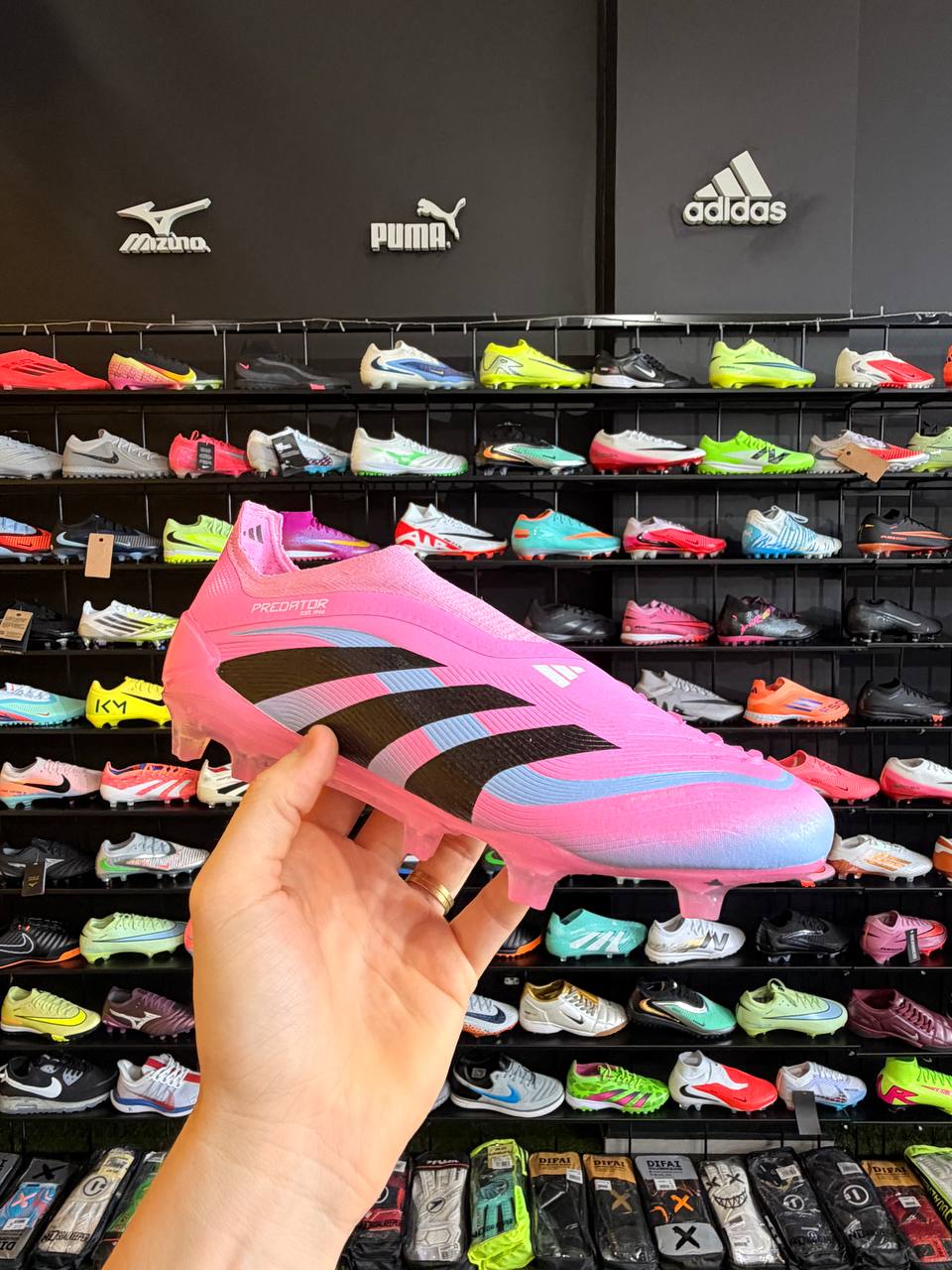 ADIDAS PREDATOR FG + BRINDES (PRONTA ENTREGA)