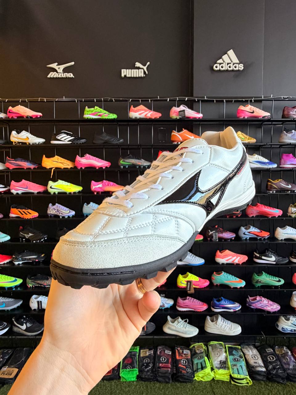 MIZUNO MORELIA TF + BRINDE (PRONTA ENTREGA)