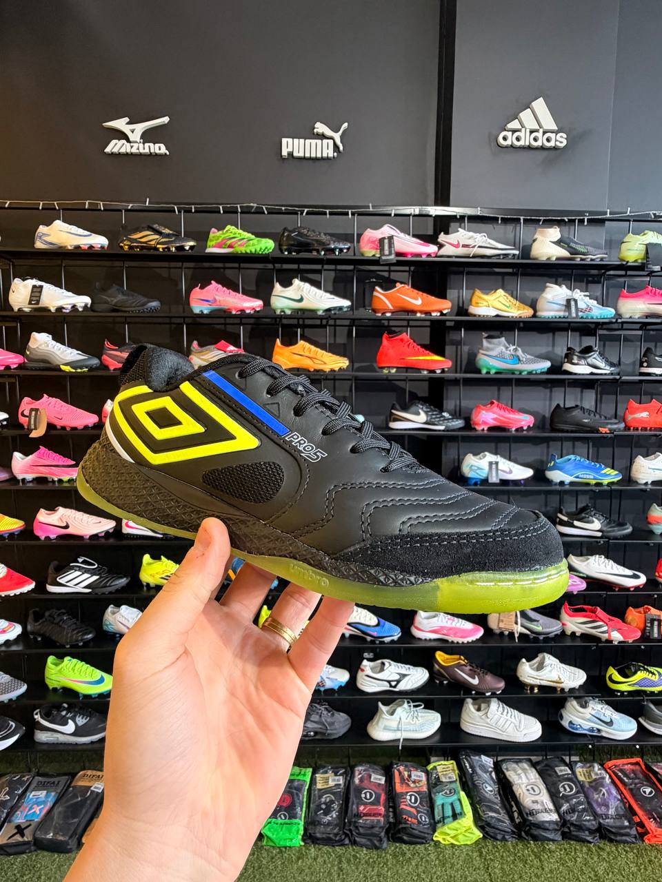 UMBRO PRO 5 BUMP (IC) PRONTA ENTREGA