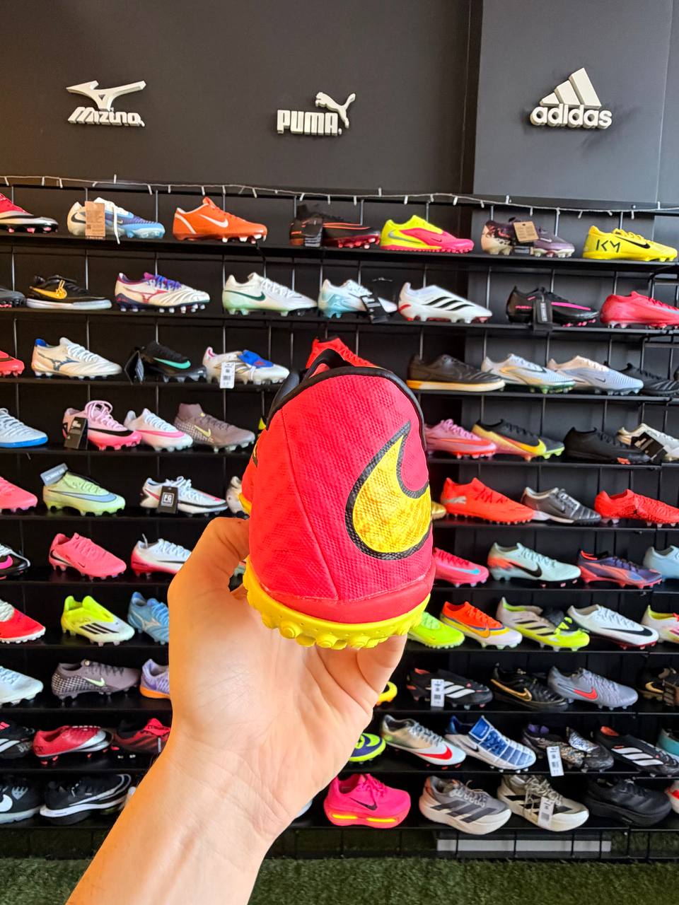 NIKE HYPERVENOM TF + BRINDE (PRONTA ENTREGA)