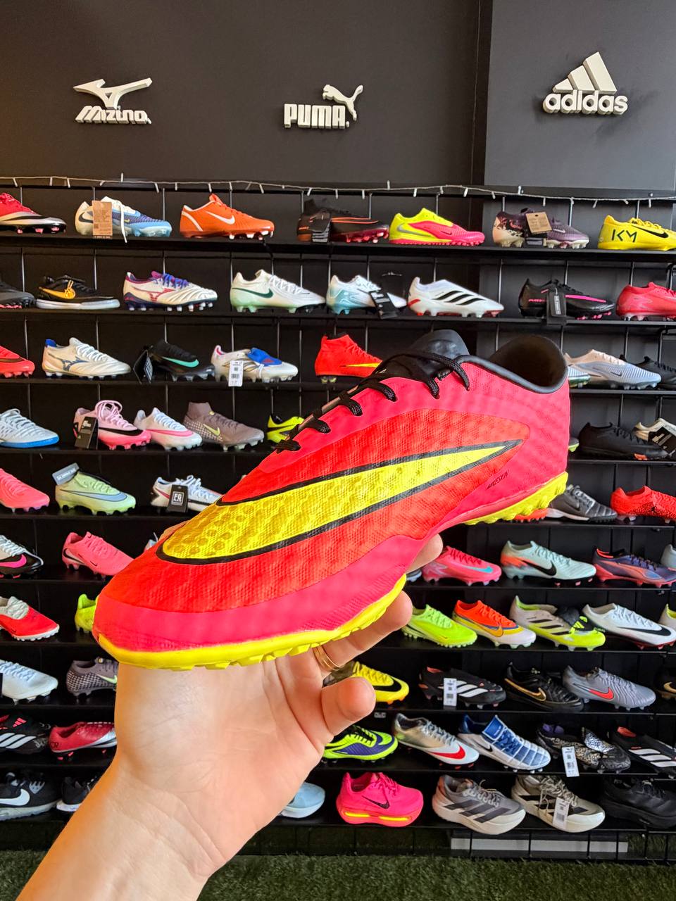 NIKE HYPERVENOM TF + BRINDE (PRONTA ENTREGA)