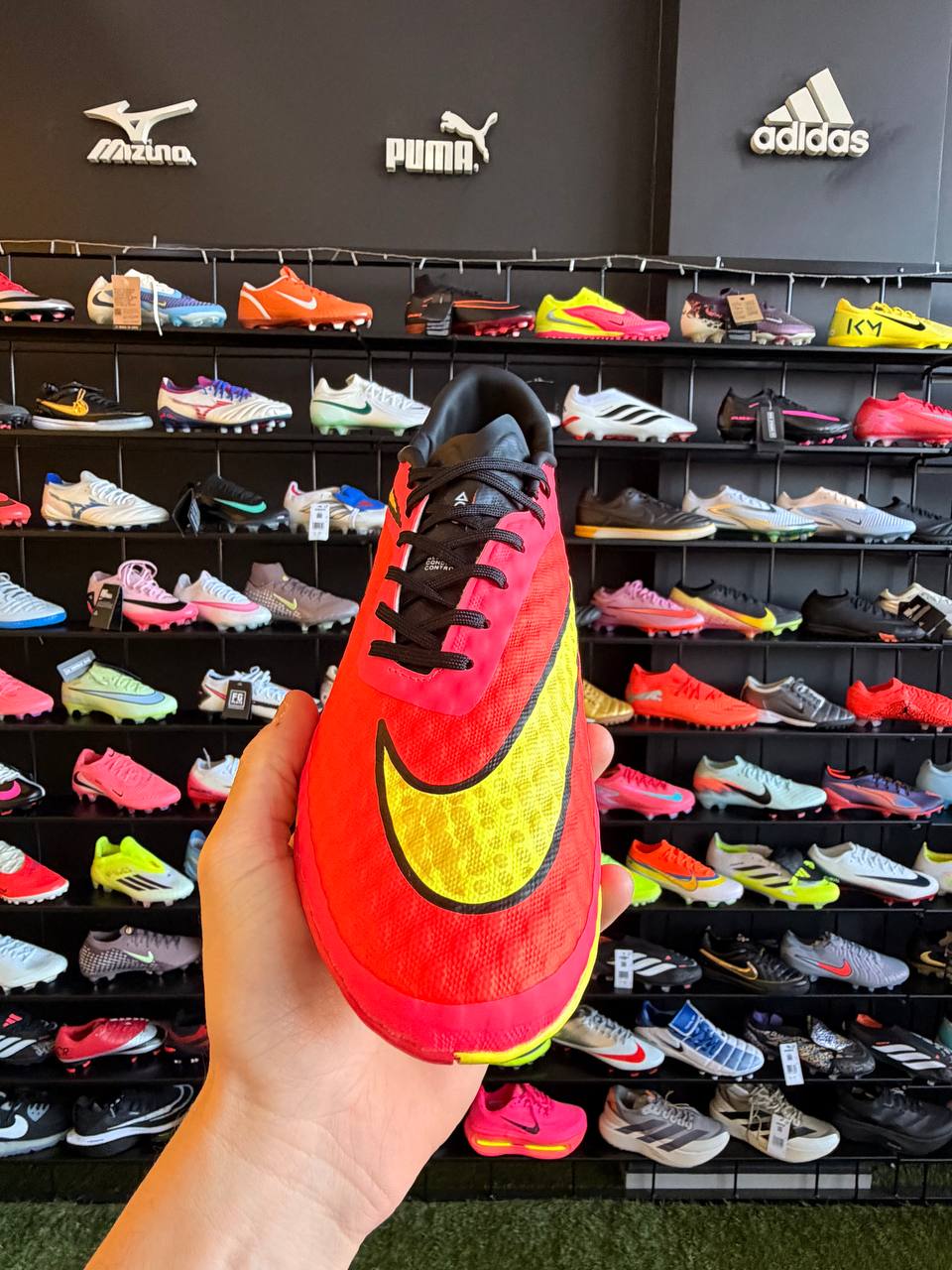 NIKE HYPERVENOM TF + BRINDE (PRONTA ENTREGA)