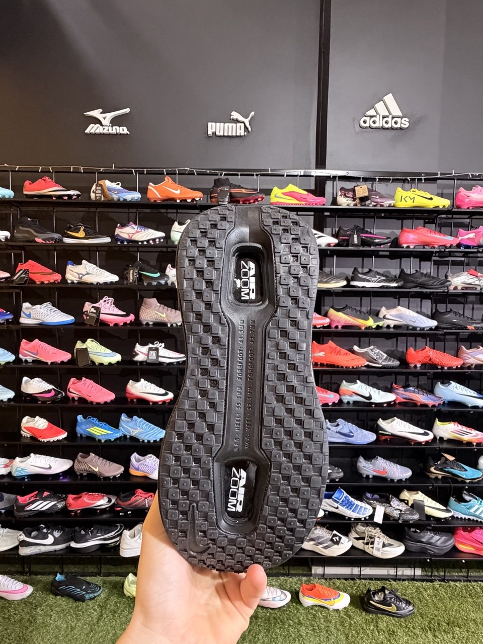 TENIS NIKE VOMERO PREMIUM (PRONTA ENTREGA)