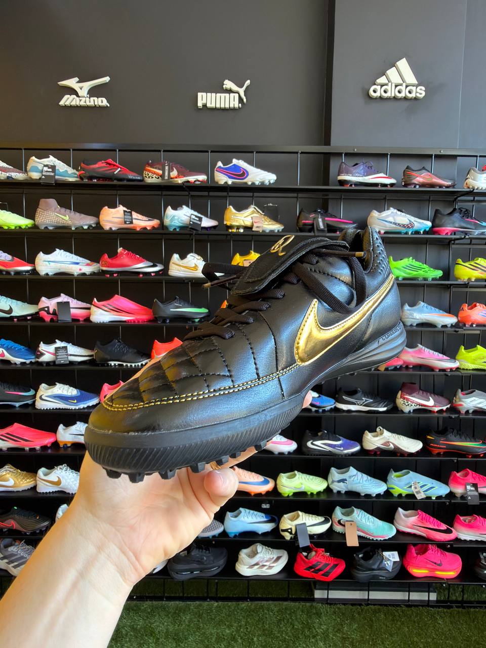 NIKE TIEMPO R10 (TF) + BRINDE PRONTA ENTREGA