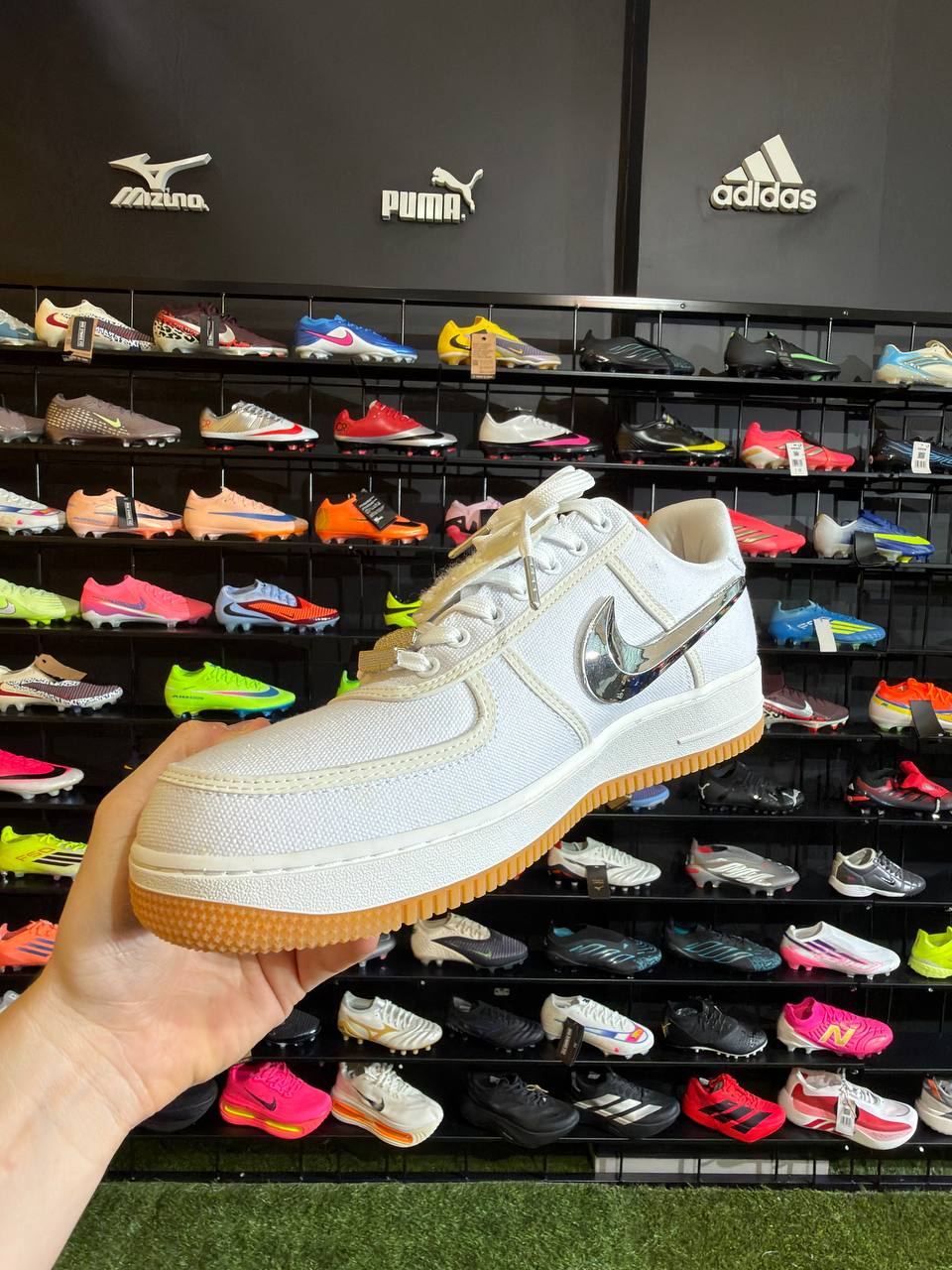 TENIS NIKE AIR FORCE TRAVIS SCOTT PRONTA ENTREGA