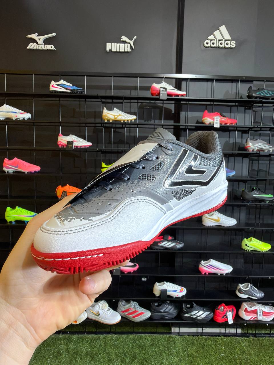 UMBRO BUMP PRO 5 JR SHARK PRONTA ENTREGA