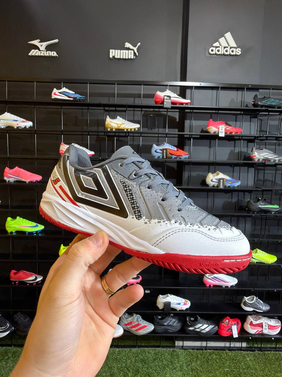 UMBRO BUMP PRO 5 JR SHARK PRONTA ENTREGA