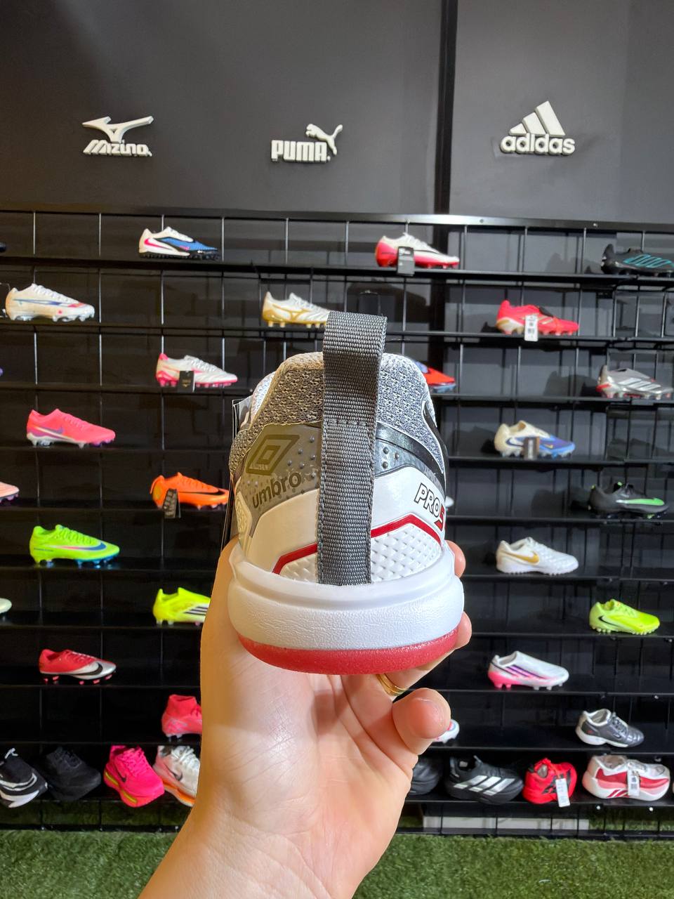 UMBRO BUMP PRO 5 JR SHARK PRONTA ENTREGA