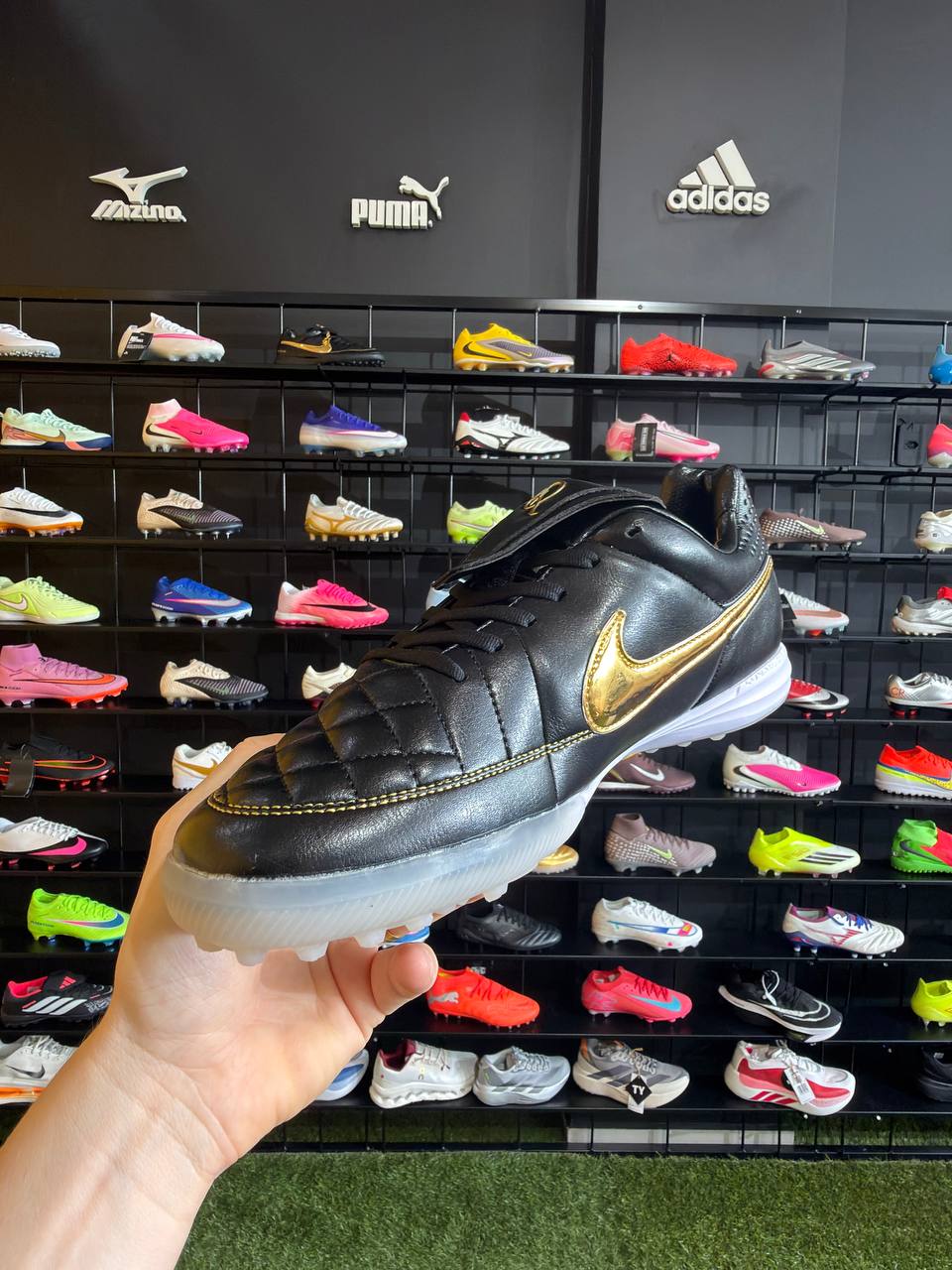 NIKE TIEMPO R10 (TF) + BRINDE PRONTA ENTREGA