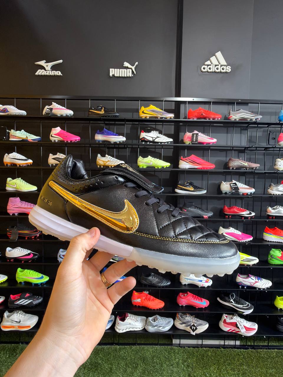 NIKE TIEMPO R10 (TF) + BRINDE PRONTA ENTREGA