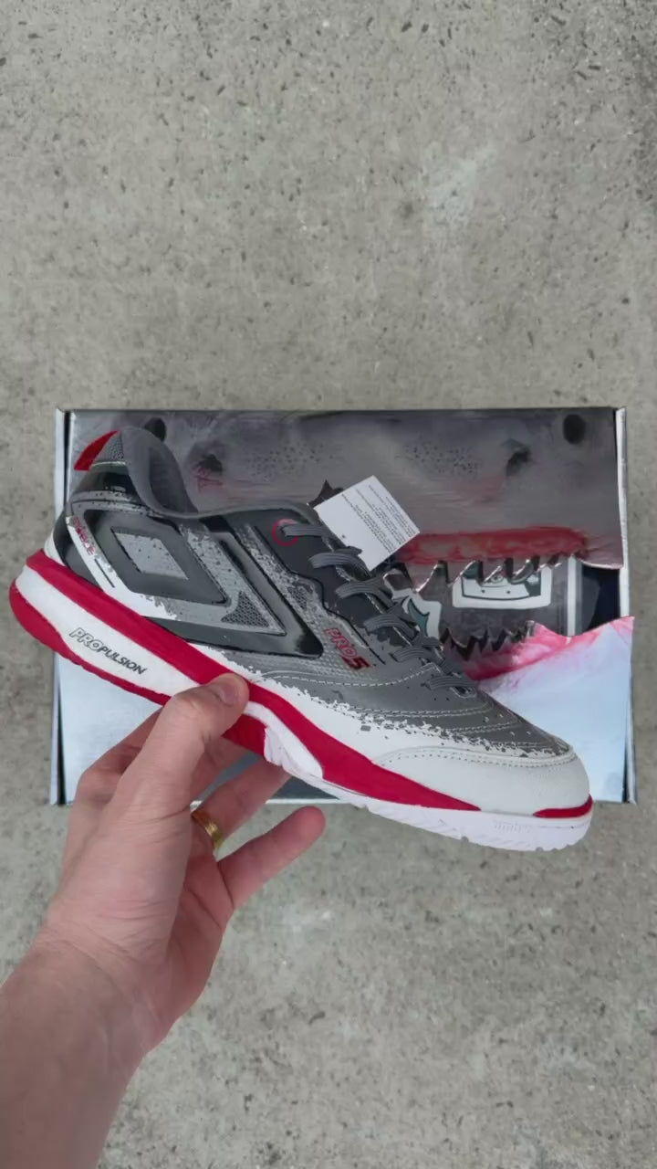 UMBRO PRO 5 STABLE SHARK PRONTA ENTREGA