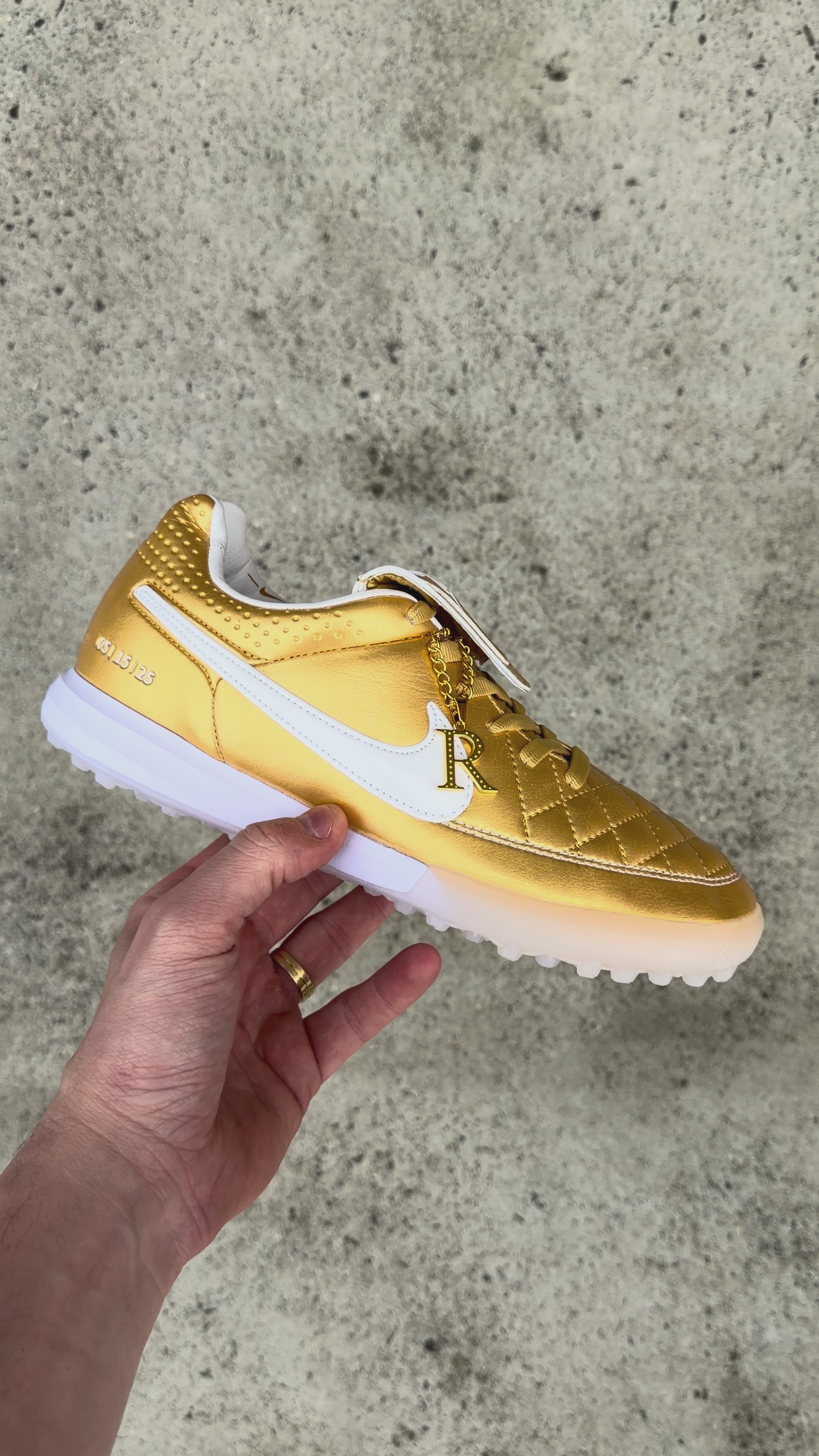 NIKE TIEMPO R10 (TF) + BRINDE PRONTA ENTREGA