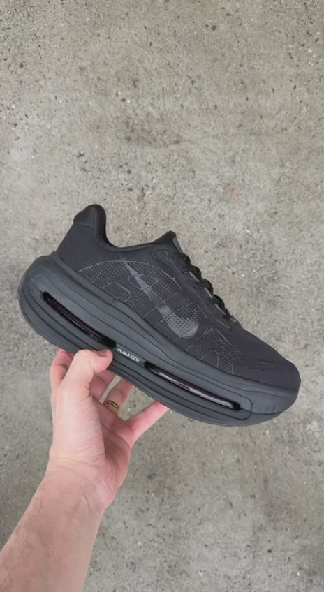 TENIS NIKE VOMERO PREMIUM (PRONTA ENTREGA)