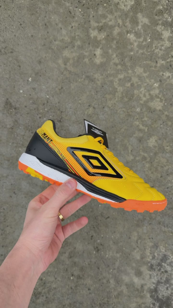 UMBRO ADAMANT MASTER CLASS (TF) PRONTA ENTREGA